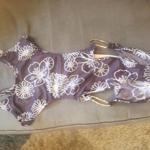 Sexy trendy one piece bathing suit